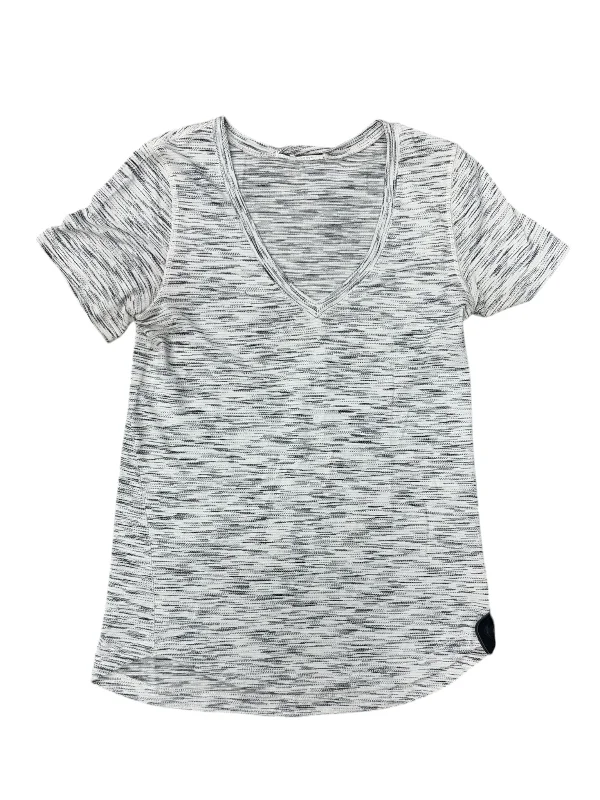 Athletic Top Short Sleeve By Lululemon In Grey, Size: M