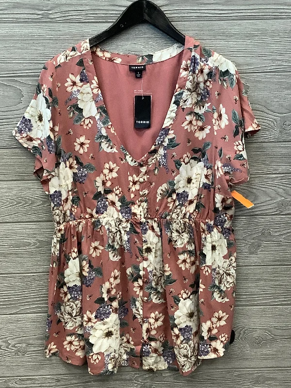 Top Short Sleeve By Torrid In Floral Print, Size: 1x