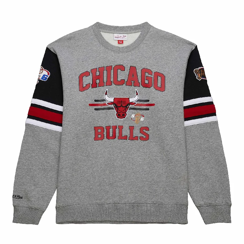 Chicago Bulls Mitchell & Ness Vintage Logo 4.0 Crewneck Sweatshirt